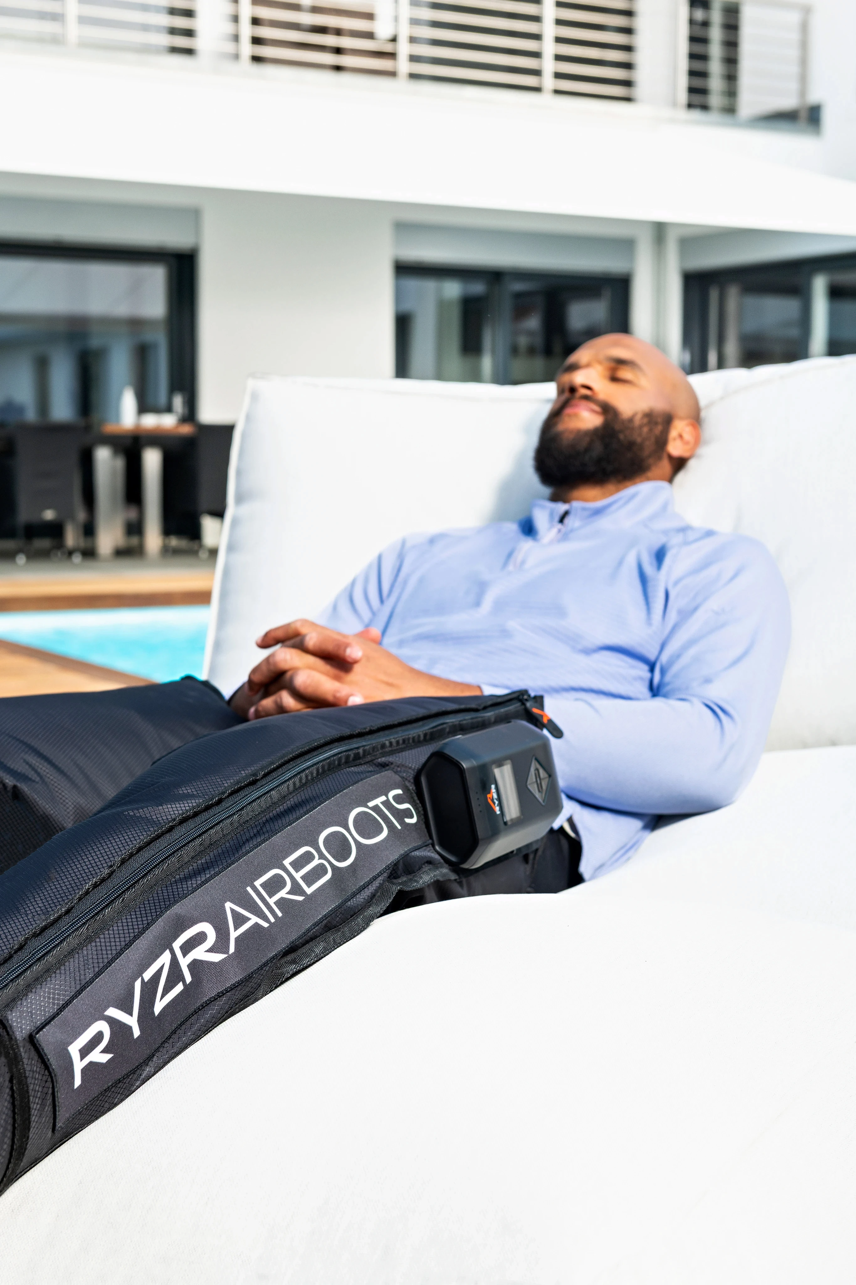 Outdoor-Anwendung der Massageboots zur kabelosen Kompressionstherapie