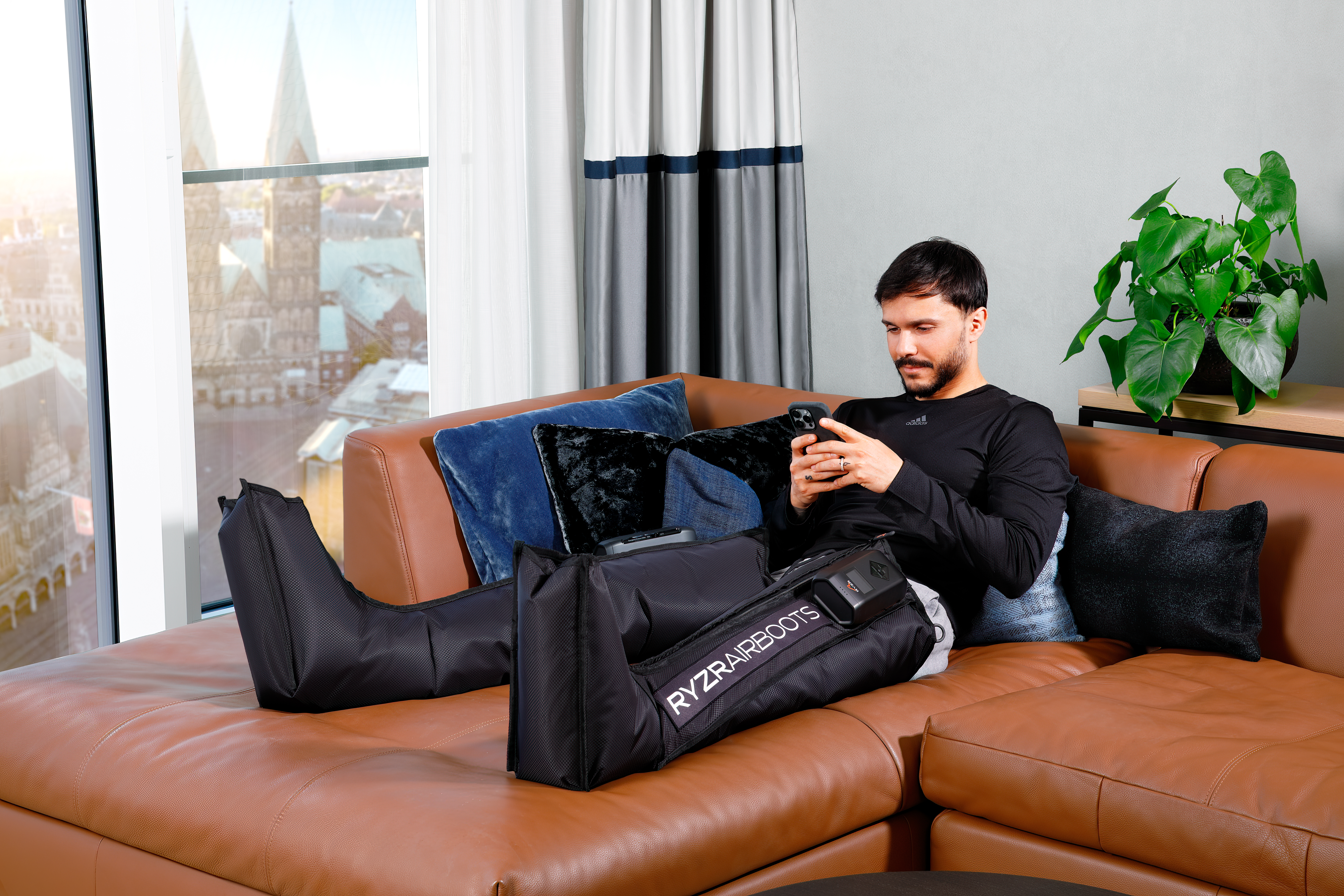 Anwendung der Massageboots zur Kompressionstherapie Indoor